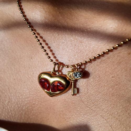 Bold heart dot key necklace